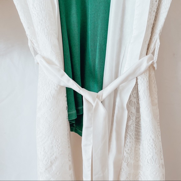 Walkin on Air Lace & Satin Bridal Robe - Picture 3 of 8